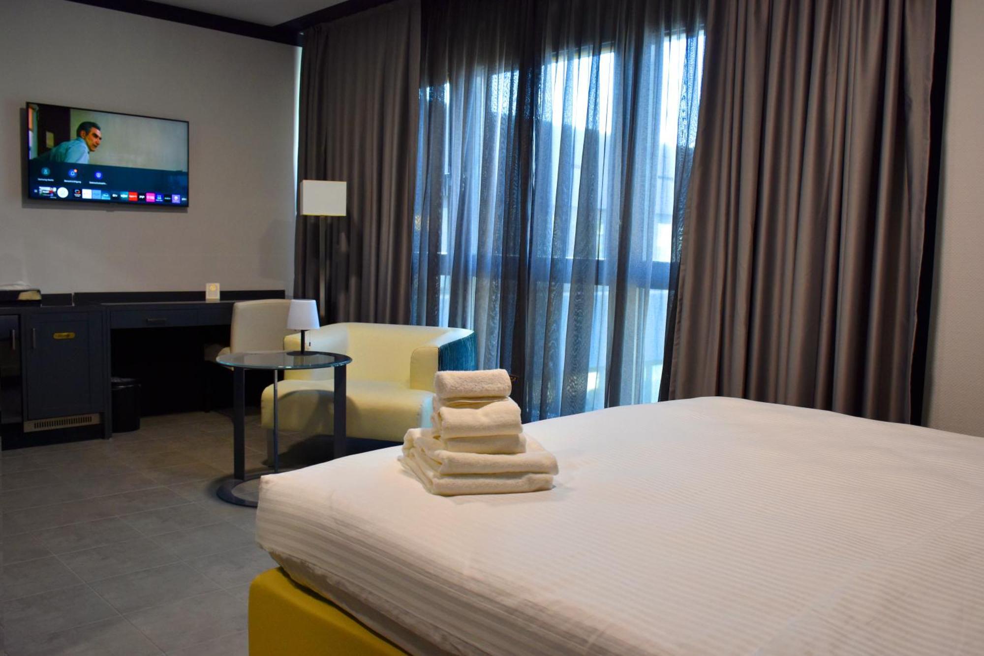 Tibet Hotel Am Airport Duesseldorf-拉廷根 外观 照片