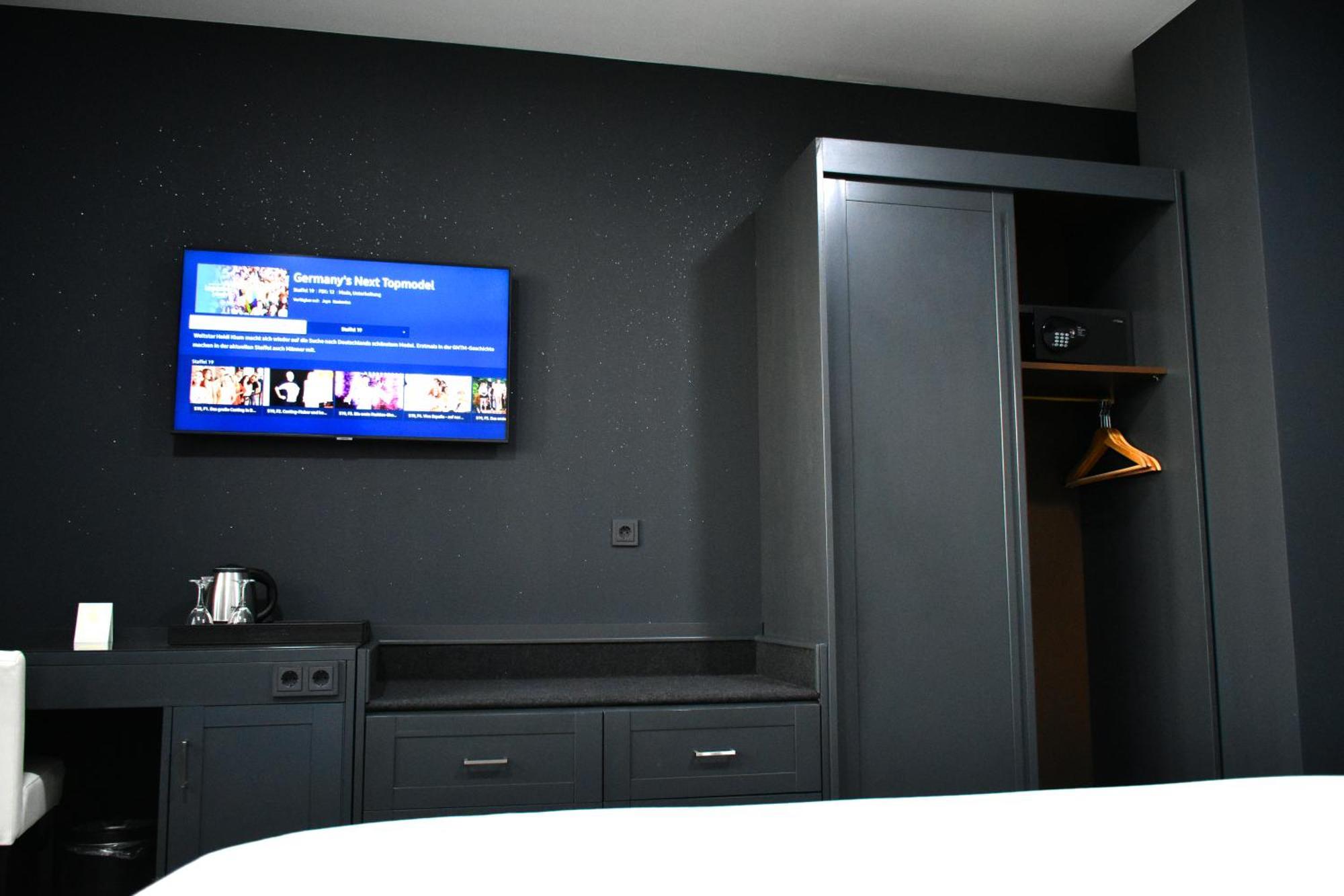 Tibet Hotel Am Airport Duesseldorf-拉廷根 外观 照片