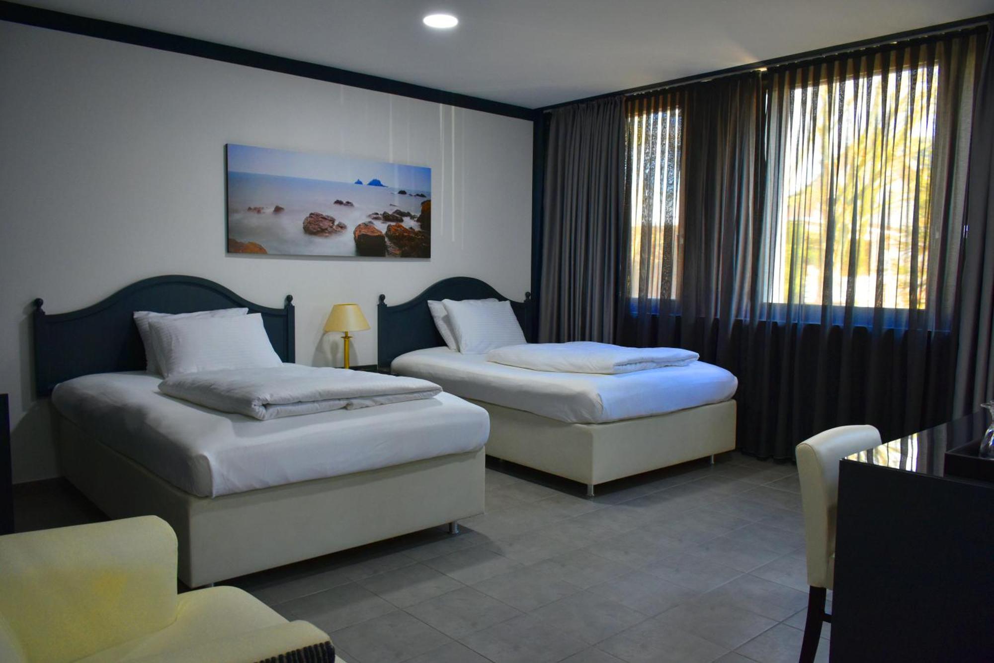 Tibet Hotel Am Airport Duesseldorf-拉廷根 外观 照片