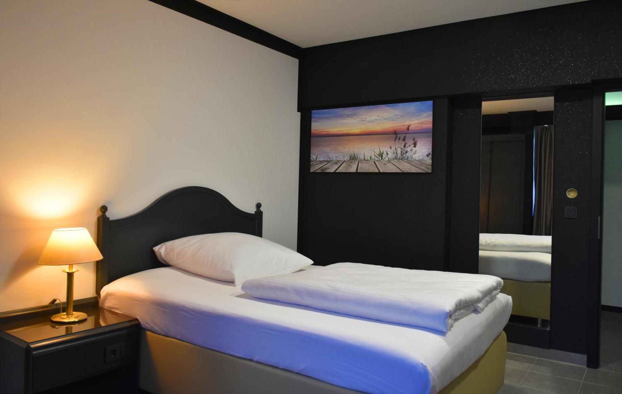 Tibet Hotel Am Airport Duesseldorf-拉廷根 外观 照片